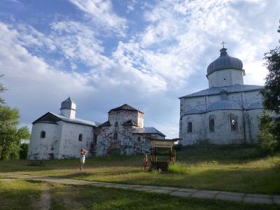 Kiy-ostrovsky-Krestny-monastery 001